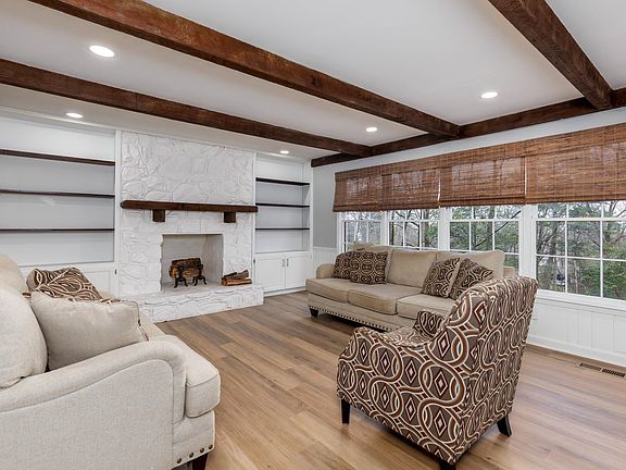 2nd image of 2578 Foothills Dr
