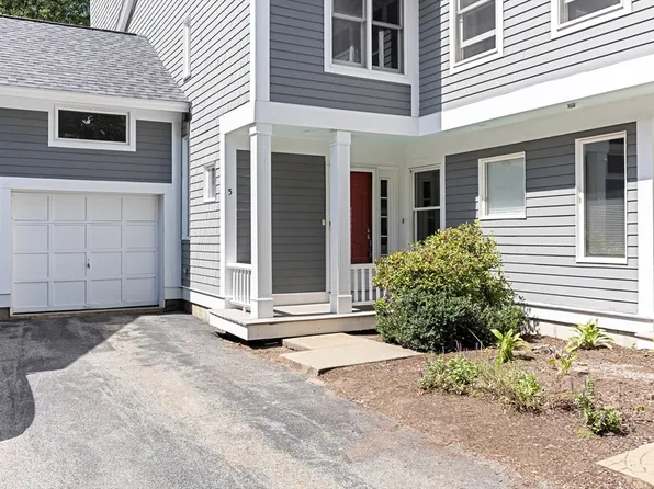 5 Holly Ct Unit 5, Rockland, MA 02370