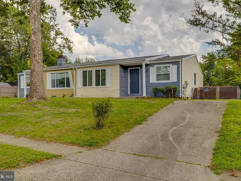 1359 Raleigh Dr — Photo 1