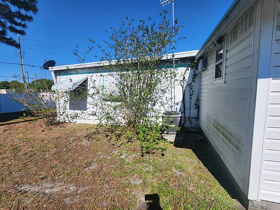 5th image of 93204 1st St