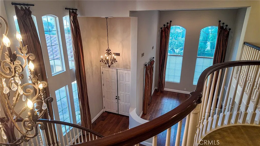 4 bed, 3.5 bath, 3635 sqft, $8,500 — Photo 2
