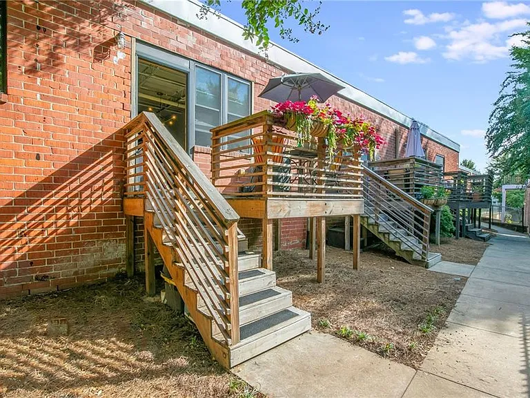 174 Chester Ave SE #102 — Photo 37