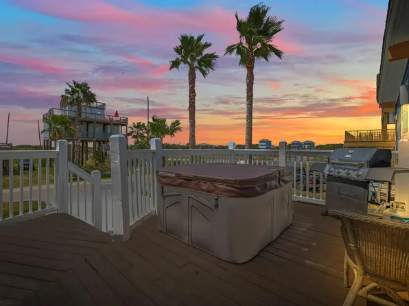 4017 Las Palmas St, Galveston, TX 77554