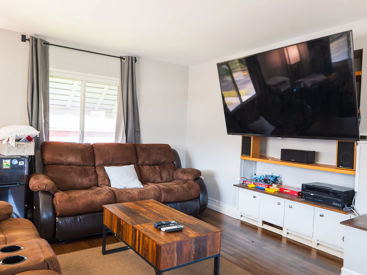 3 bed, $700 — Photo 2