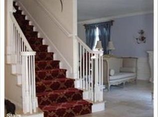 5 Roman Rd, Woburn, MA 01801