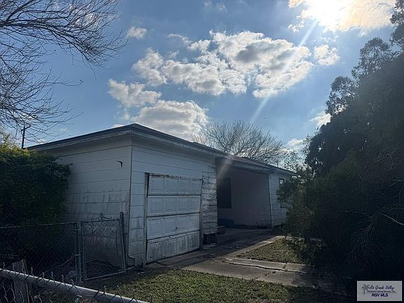 2nd image of 202 Ponciana St