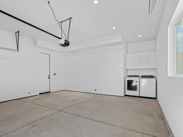 15224 W Holyland Dr — Photo 17