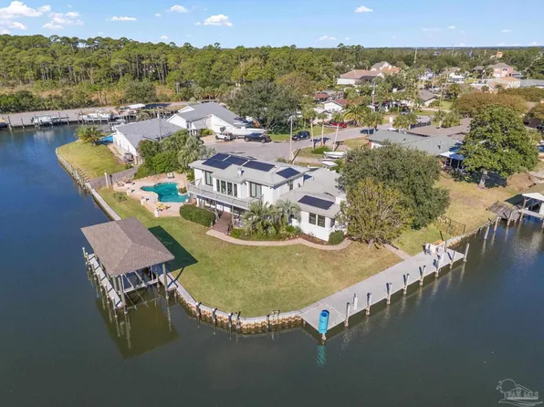 906 Aquamarine Dr, Gulf Breeze, FL 32563