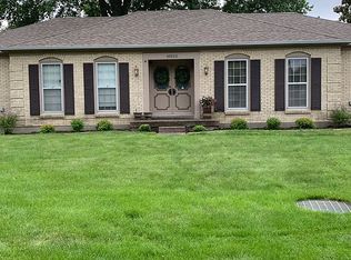 10512 Lawrencekirk Ct, Douglass Hills, KY 40243