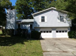 504 Pebble Point Dr, Loganville, GA 30052