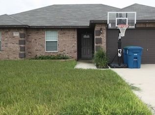 1017 Blue Crest Ln, Beeville, TX 78102