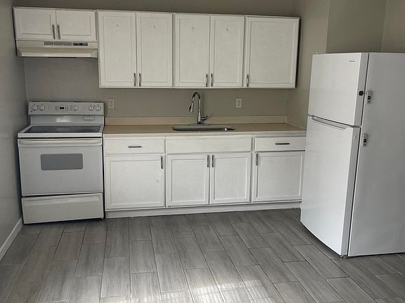 5th image of 805 N 27th St