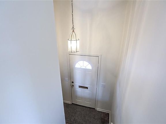 3rd image of 121 Clark St