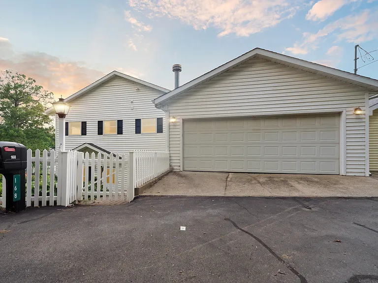 168 E Gull Lake Dr — Photo 10