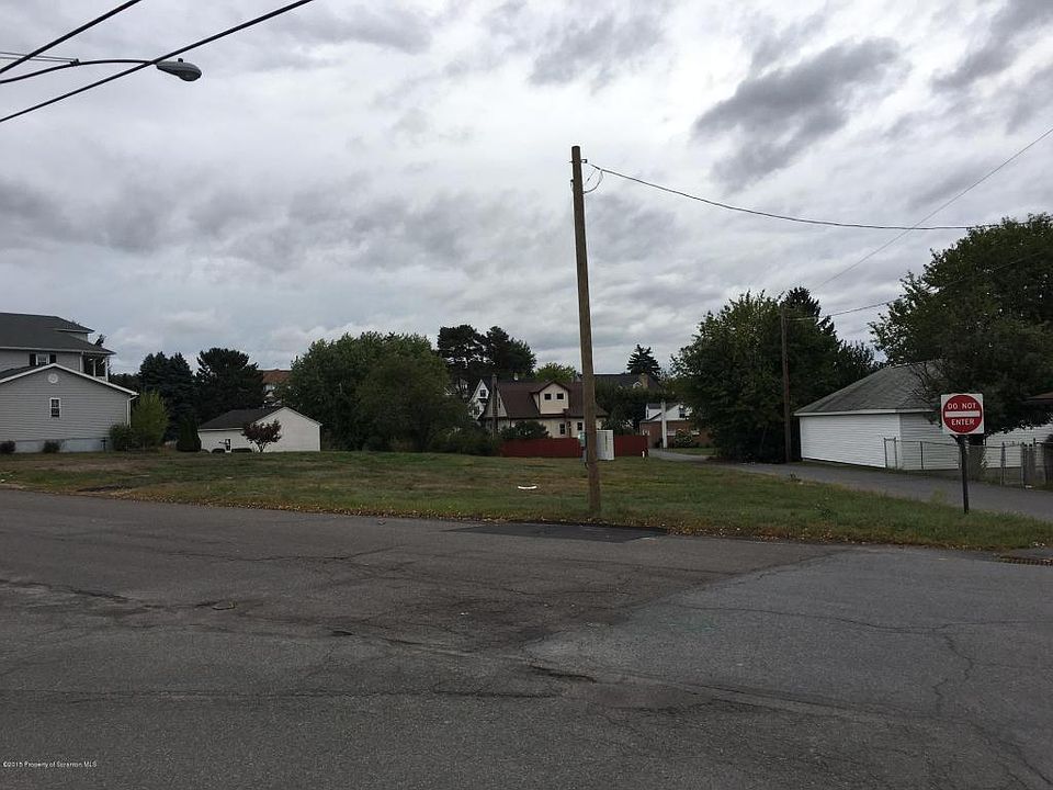 2nd image of 126 1st St