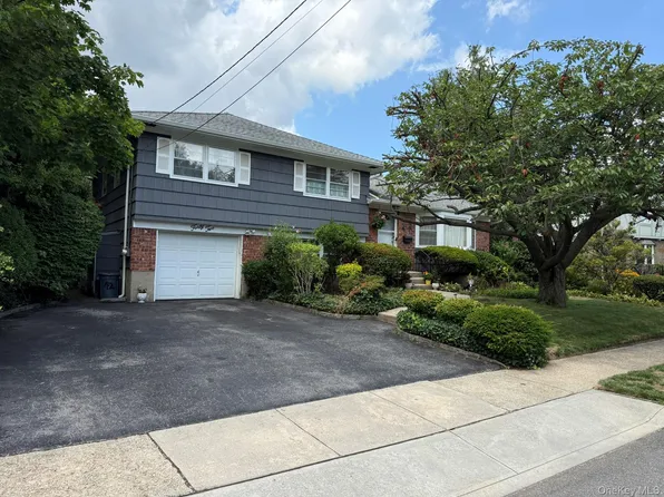 42 Foster Avenue, Malverne, NY 11565