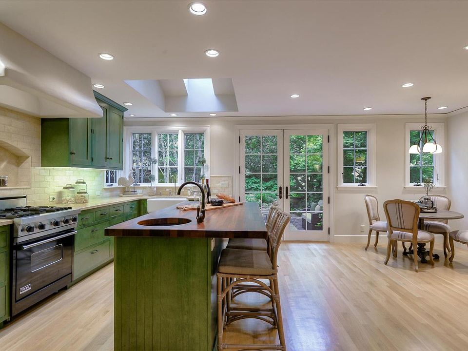 1st image of 812 Forest Ave