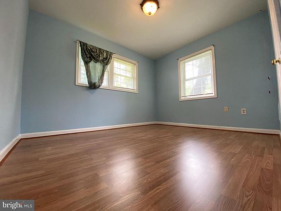 3rd image of 7011 Gateway Blvd