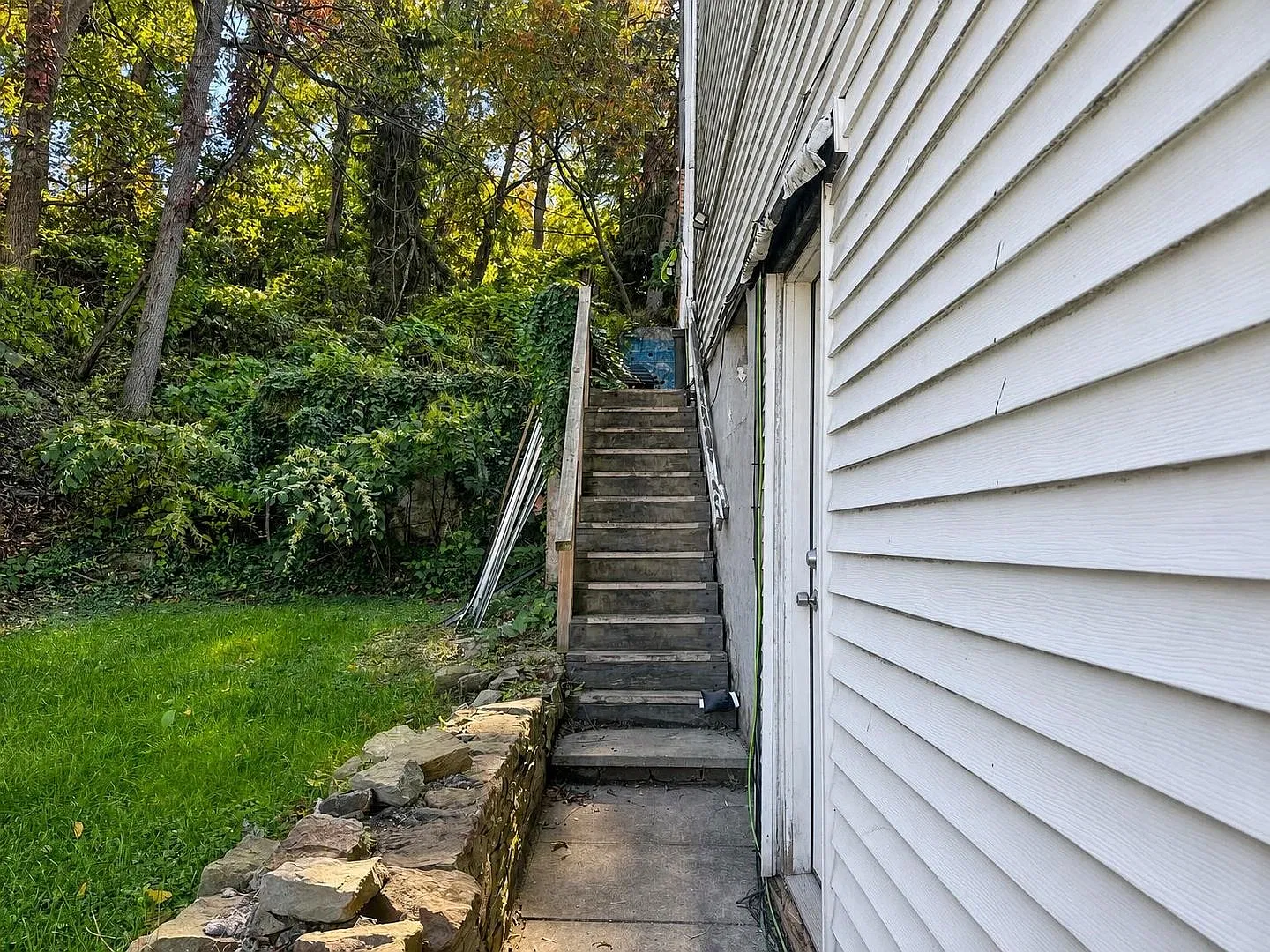76 Holt Street — Photo 2