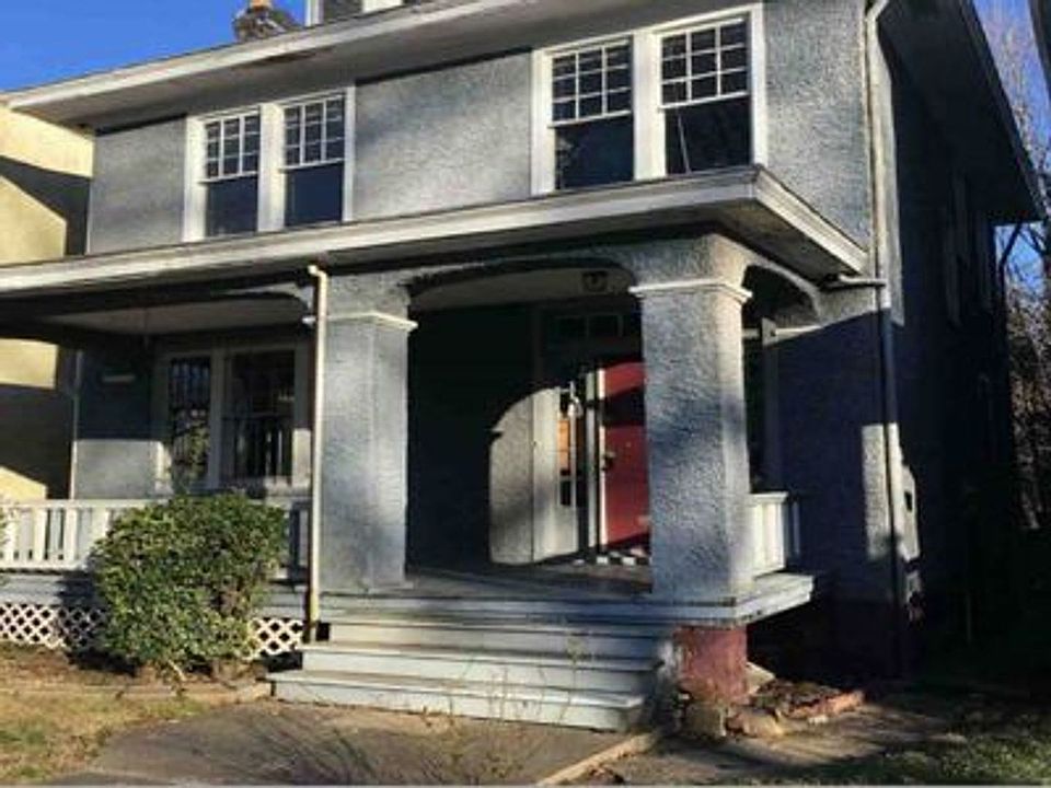 1st image of 2215 4th Ave