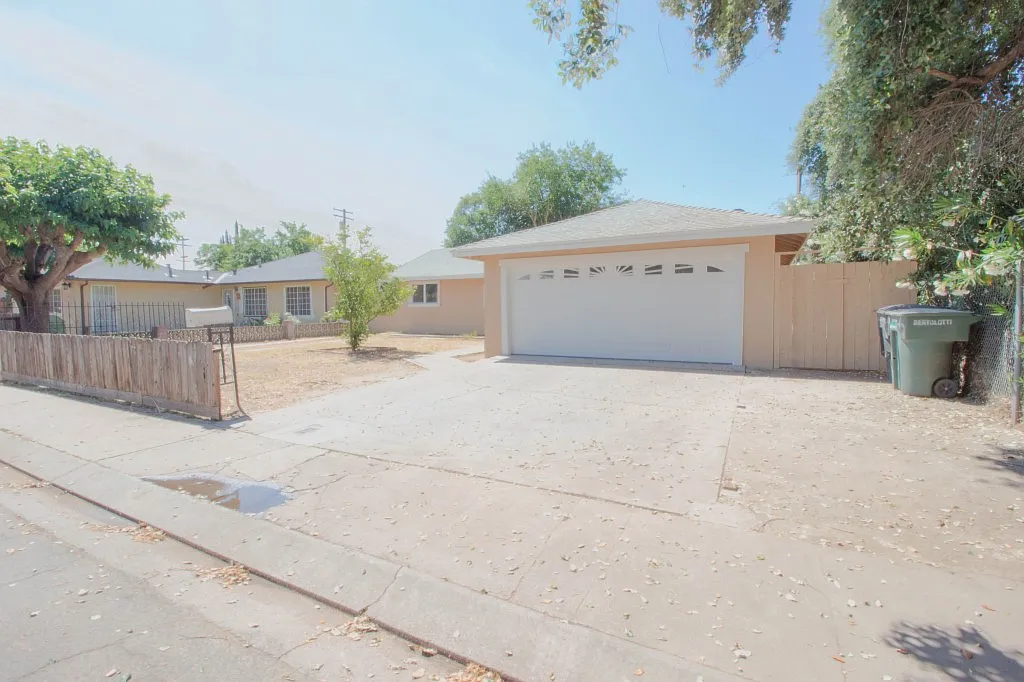 1116 Whitman Way photo 1