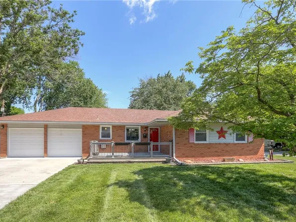 301 W Walnut St, Blue Springs, MO 64014