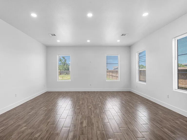 323 Road 5840 — Photo 9