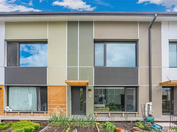 475 L Avenue S #4, Saskatoon, SK S7M 5Y6
