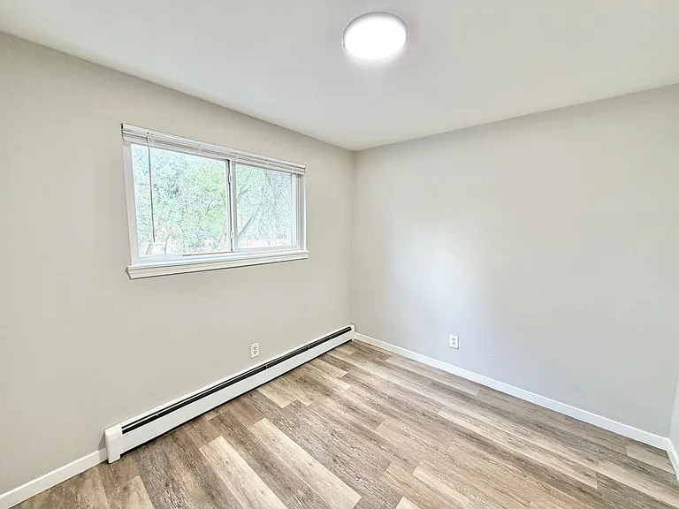 Ivywild Flats — Photo 19