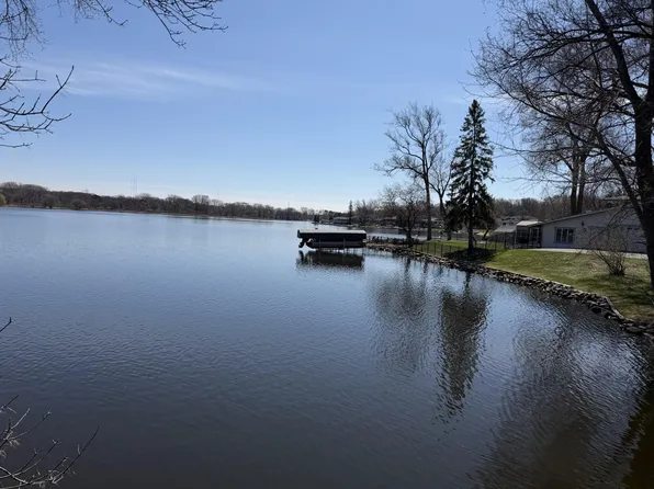 2065 Long Lake Rd, New Brighton, MN 55112