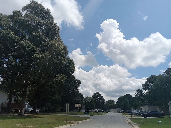 4th image of 311 Hidden Creek Cir