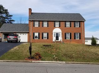 5113 Plantation Grove Ln, Roanoke, VA 24012