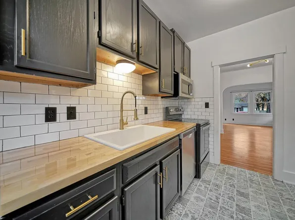 3940 J St, Lincoln, NE 68510