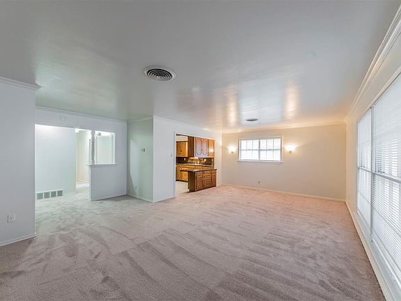 5th image of 4808 South Dr