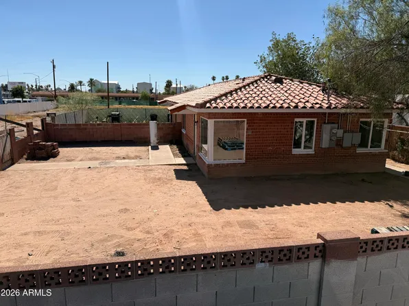 20 N Santa Barbara Drive, Mesa, AZ 85201