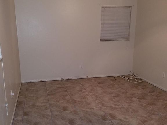 2nd image of 3071 Park Ln APT A