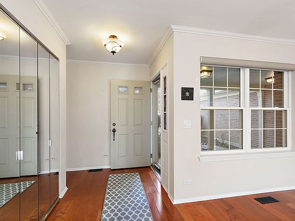 3rd image of 147 Stirling Ln