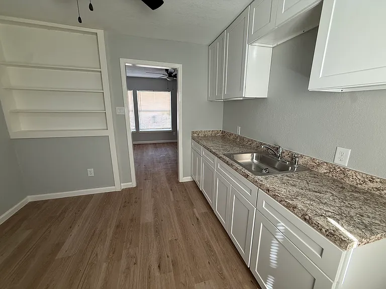 913 Paul St #B — Photo 4