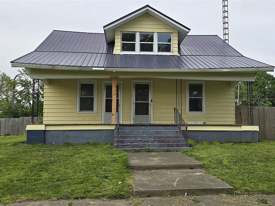 300 W 1st Ave, La Harpe, IL 61450 Zillow