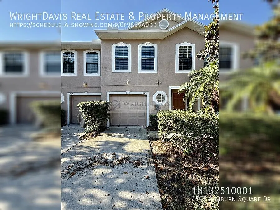 Beautiful 3/2.5 Townhome in Ashburn Square — Photo 1