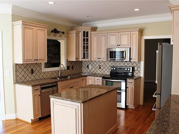 4th image of 112 Fearrington Dr