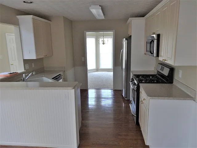 30 Evans Mill Ct — Photo 3