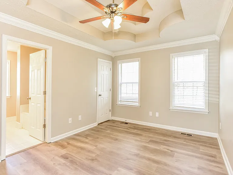 1920 Streamfield Ct — Photo 11