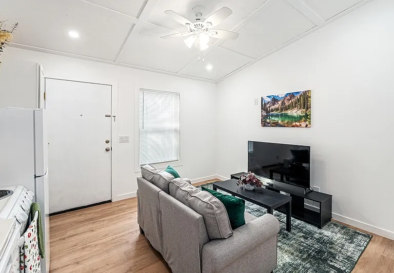 204 Marlin St #10 — Photo 8