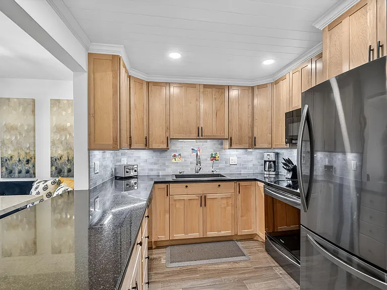 1502 S Lakeside Dr #214 — Photo 3