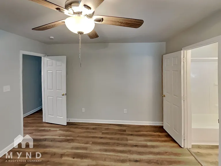 5406 S New Hope Rd — Photo 12