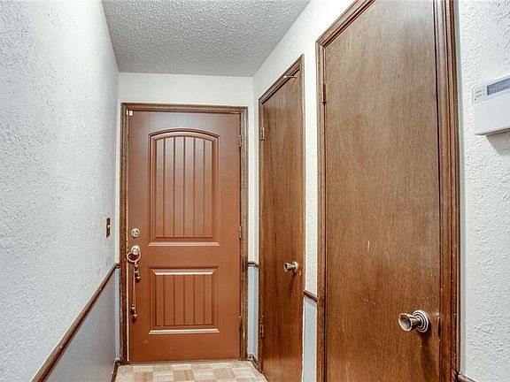 2nd image of 4864 Bismarc Dr