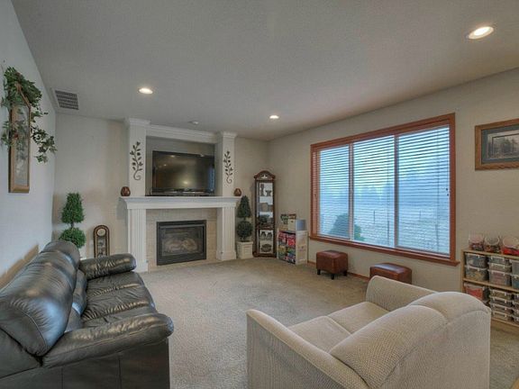 4th image of 2119 10th Avenue Ct SE