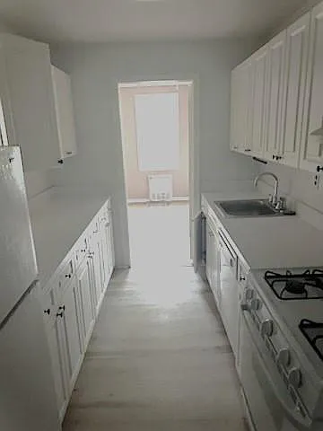 Scarsdale Ave — Photo 1