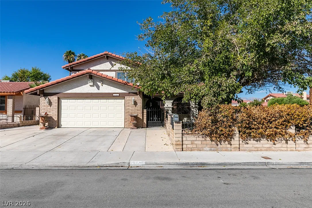 4 bed, 3.0 bath, 2480 sqft, $2,500 — Photo 1